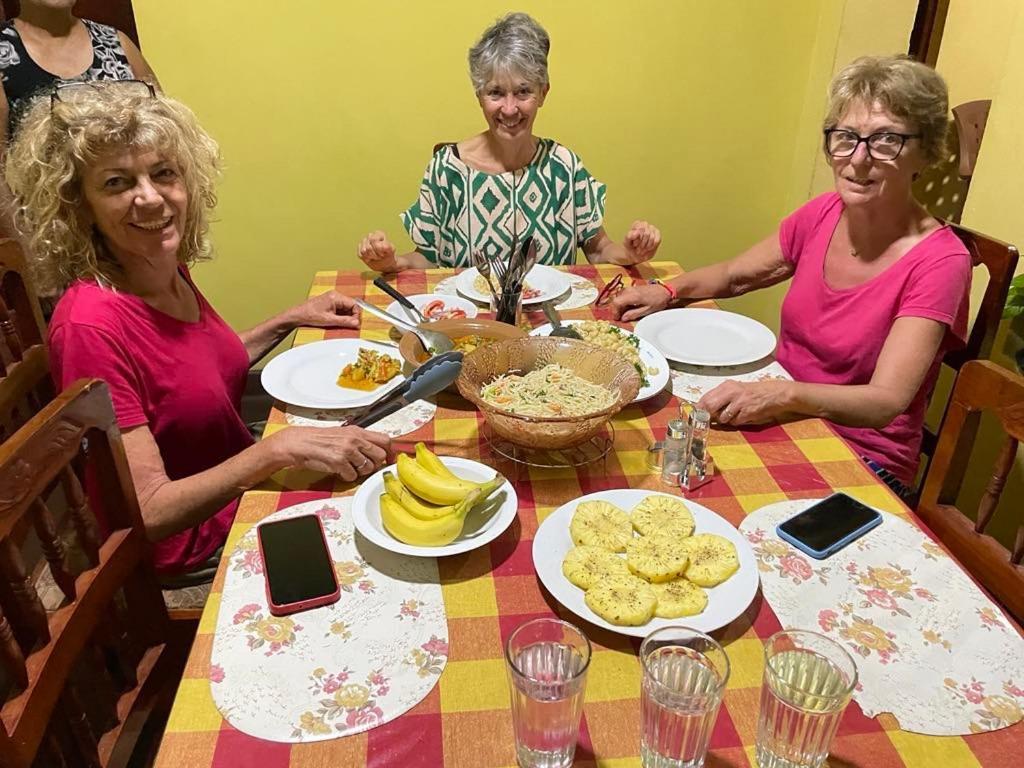 Olivia Homestay アヌラーダプラ エクステリア 写真